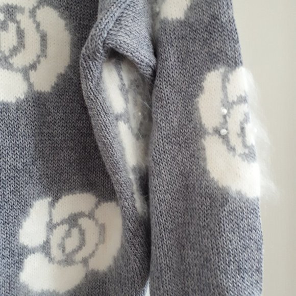 Gorgeous Steel Gray and White Sweater - Sz. L - Picture 4 of 5